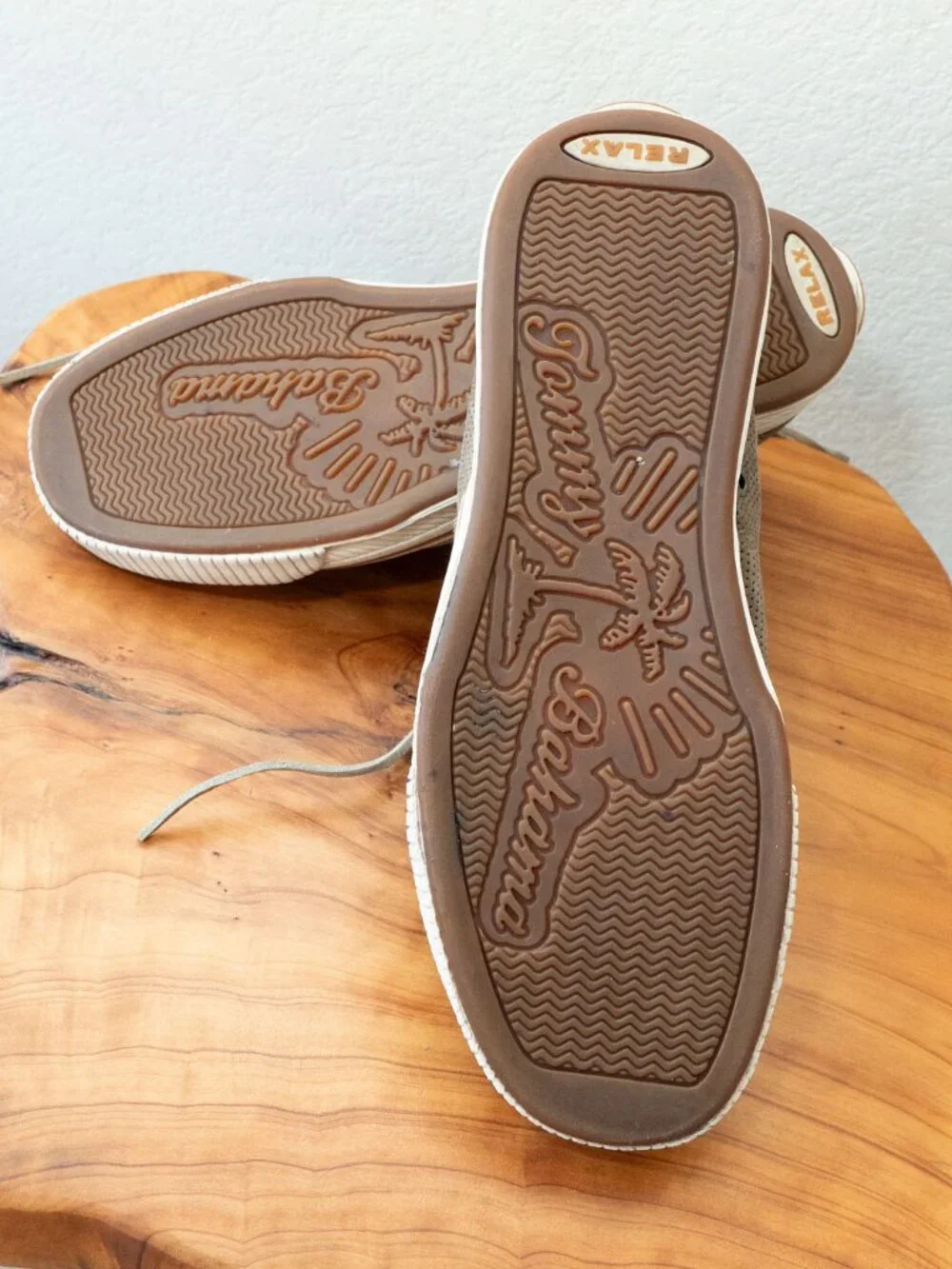 Tommy Bahama Rum Runner Shoes Mens 9.5 Almond Suede Sneaker Boat Shoe TB-115